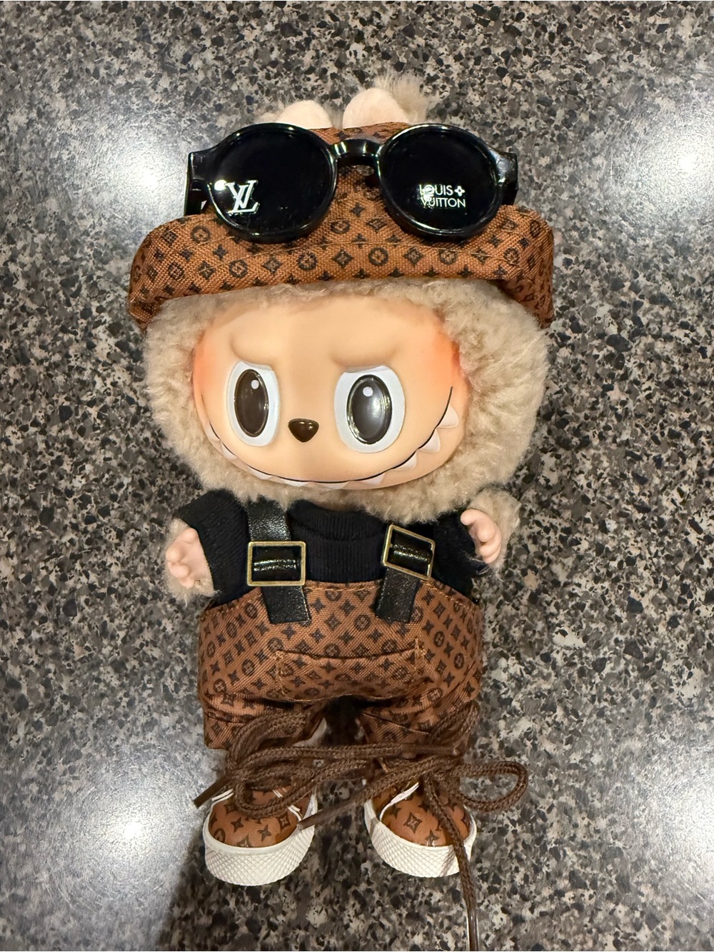 THE MONSTERS: Exciting Macaron Series
Pendant Soymilk with outfit
